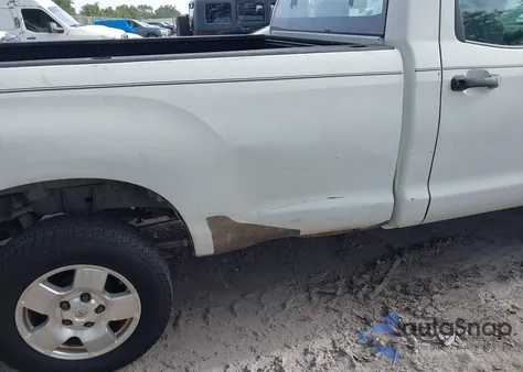2010 Toyota Tundra Grade V6 z USA, uszkodzony, nr VIN 5TFLU5F10AX022832